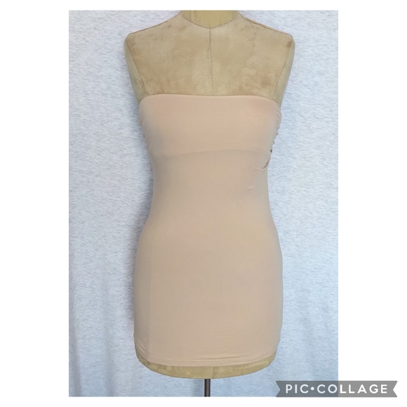 Brunello Cucinelli Cashmere V-Neck Top and Strapless Stretch Cotton-Jersey Top - Picture 6 of 10